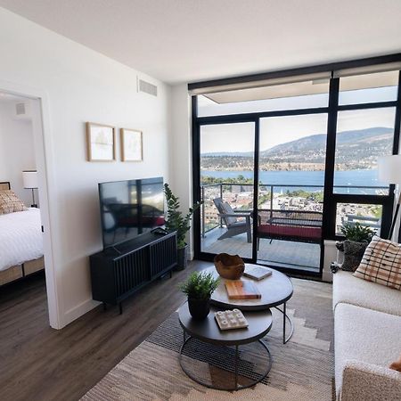 Awesome View 21 Two Bedroom One Bath Downtown Lake View Near Beach Kelowna Exterior foto